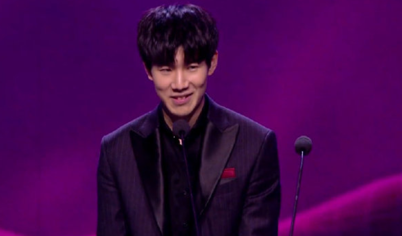 Wink：和Ming对决感觉很好玩，第二局前期其实没那么劣