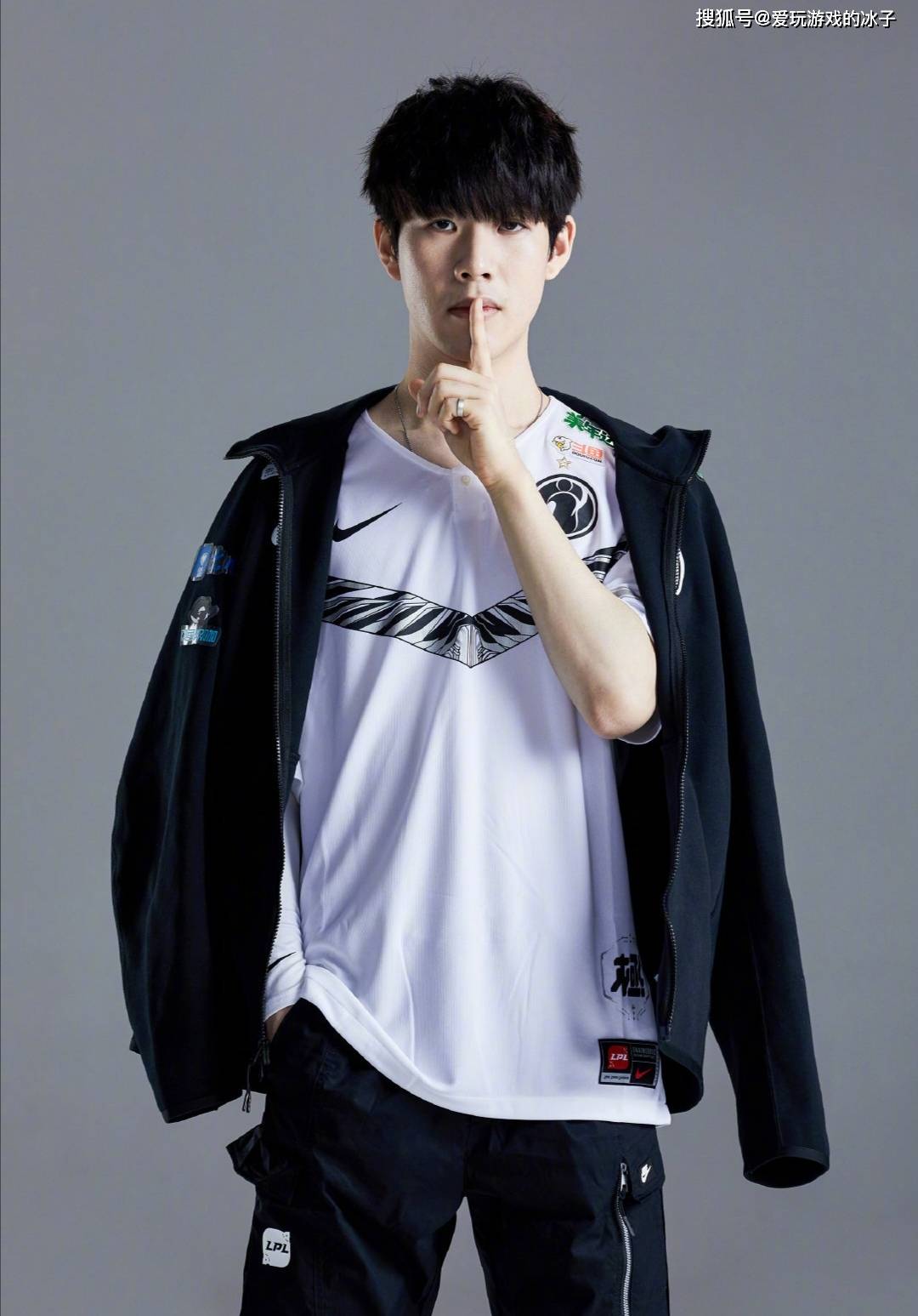 NIP赛后群访 shanji：第一局剑魔最大的失误就是团战闪现撞墙了