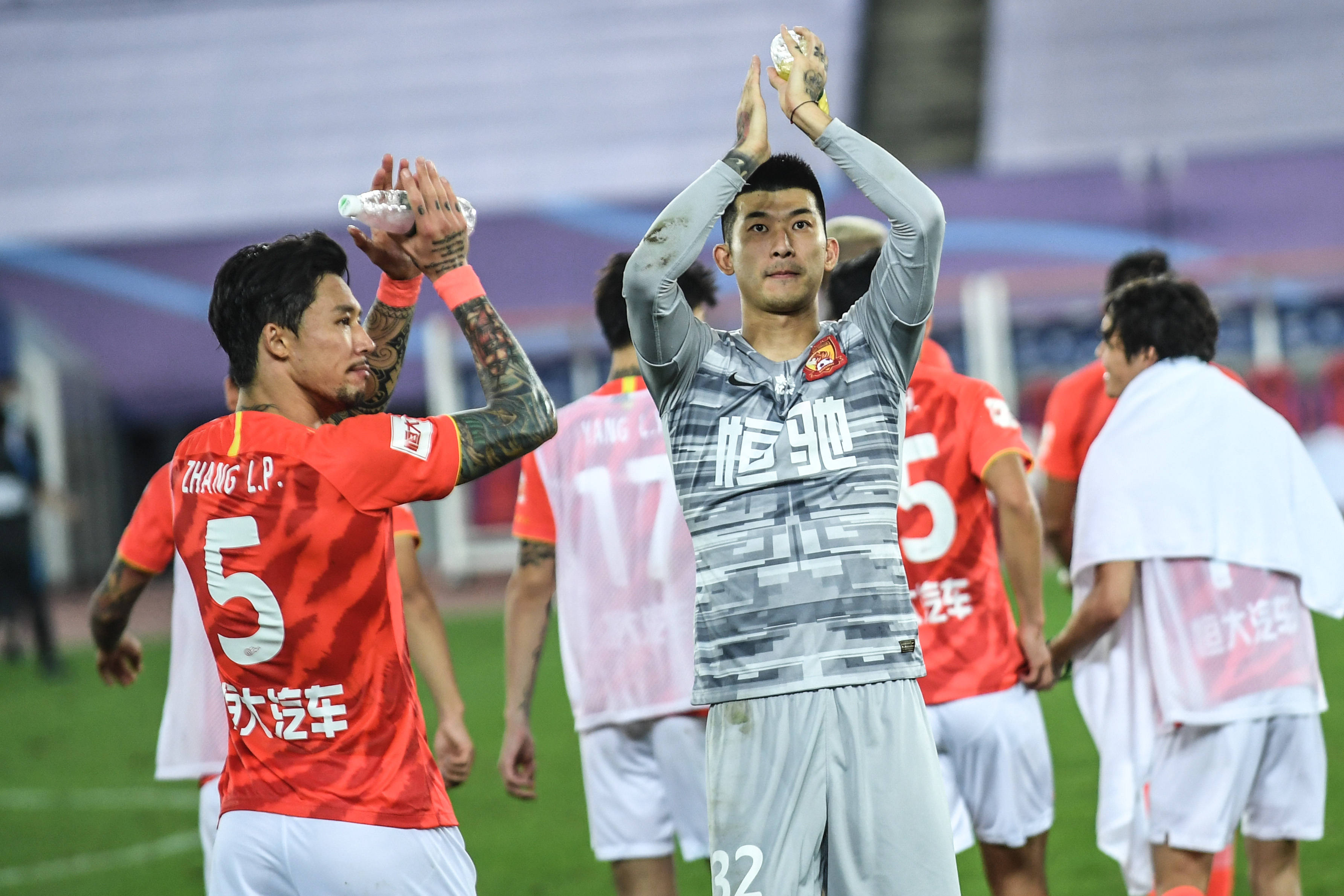 官方：xfl0ud 移至 Heroic 的替补席